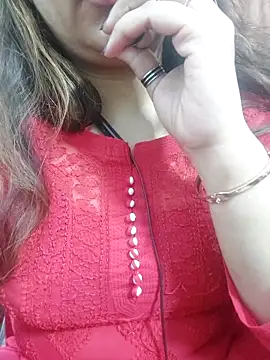 Snapshot of Reha_69 chatting on May 4, 2026, 10:18 am Reha 69 online show from May 4, 2026, 10:18 am
