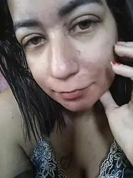 Exmeralda333 online show from April 20, 2026, 1:24 pm