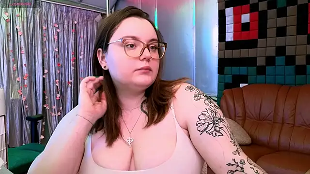 Snapshot of CatherineClaire chatting on May 30, 2026, 4:34 pm CatherineClaire online show from May 30, 2026, 4:34 pm