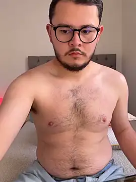 Snapshot of SubBoy_bear chatting on June 11, 2026, 12:35 pm SubBoy bear online show from June 11, 2026, 12:35 pm