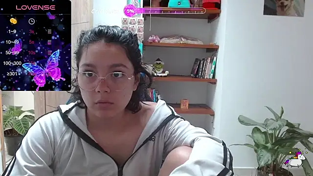 trixietangg online show from April 20, 2026, 4:52 pm