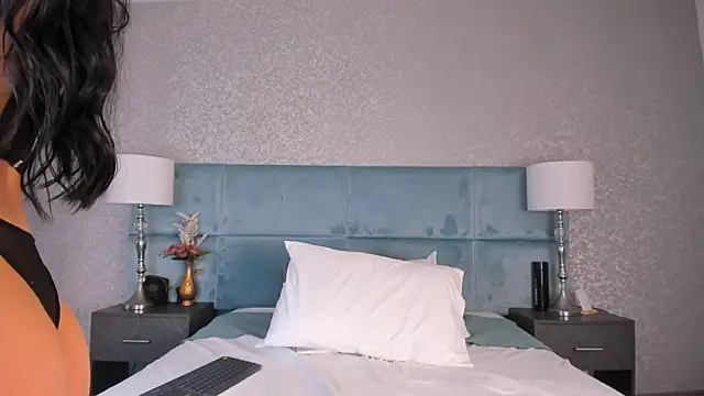 Snapshot of Larissa_Luna chatting on May 15, 2026, 12:25 pm Larissa Luna online show from May 15, 2026, 12:25 pm