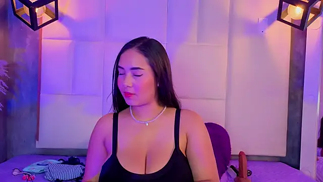Snapshot of Violetta_rose_ chatting on June 14, 2026, 12:18 am Violetta rose online show from June 14, 2026, 12:18 am