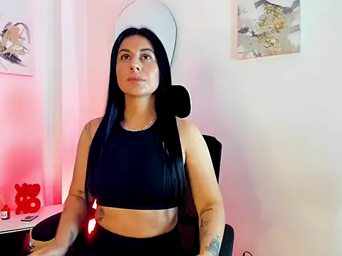 ManuelaGlamourX online show from April 26, 2026, 8:06 pm