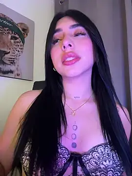 Snapshot of IsabellaNoir_ chatting on May 20, 2026, 10:51 pm IsabellaNoir online show from May 20, 2026, 10:51 pm