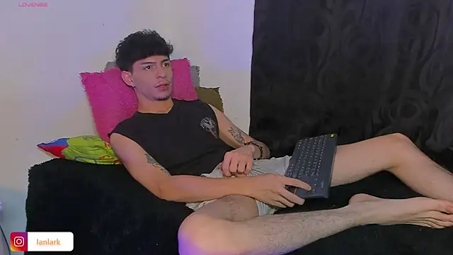Snapshot of _IanLark chatting on July 15, 2026, 1:12 am IanLark online show from July 15, 2026, 1:12 am