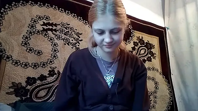 LunaLaday online show from May 13, 2026, 2:51 am