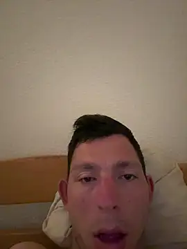 hadrie69 online show from April 21, 2026, 9:32 pm