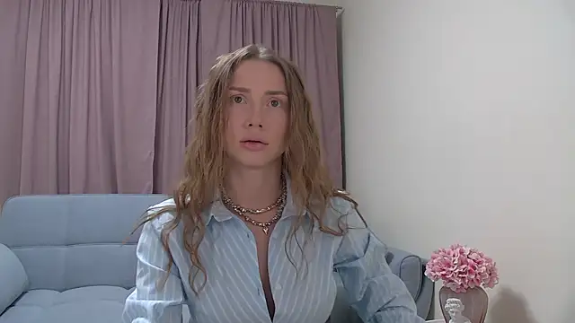 Snapshot of LoraVey chatting on May 29, 2026, 7:31 pm LoraVey online show from May 29, 2026, 7:31 pm
