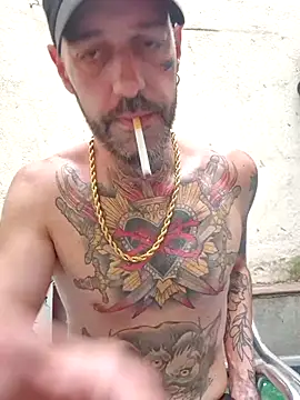 Snapshot of DuroHustler chatting on July 23, 2026, 7:27 am DuroHustler online show from July 23, 2026, 7:27 am