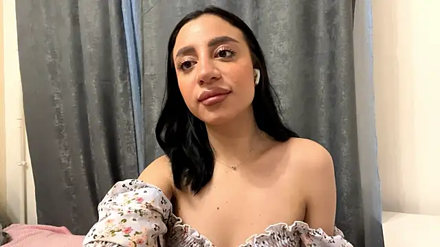 Snapshot of AngellaBarbini chatting on May 28, 2026, 4:13 pm AngellaBarbini online show from May 28, 2026, 4:13 pm