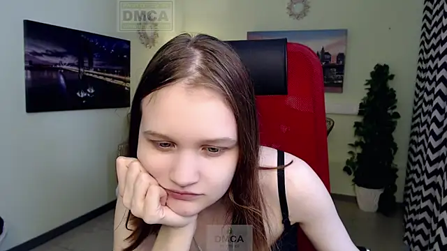  donnaSia  online show from April 28, 2026, 11:47 am
