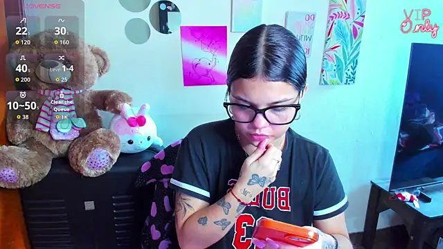 Snapshot of angelina_77 chatting on May 29, 2026, 4:02 pm angelina 77 online show from May 29, 2026, 4:02 pm