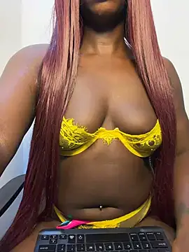 Leylabelle26 online show from June 30, 2026, 12:10 am