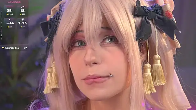Snapshot of CosplayDream chatting on August 5, 2026, 8:47 pm CosplayDream online show from August 5, 2026, 8:47 pm