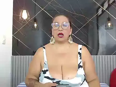 BarbaraGraf online show from May 5, 2026, 12:19 pm