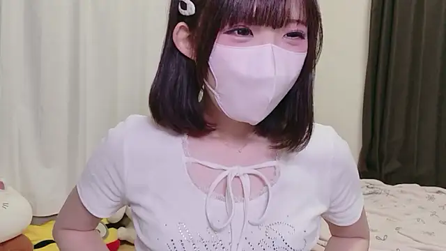 hiyo0001 online show from May 11, 2026, 2:56 pm
