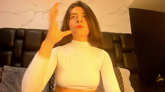 AshleyyHall online show from May 7, 2026, 11:08 pm
