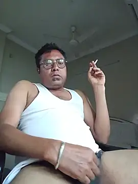Snapshot of TamilRedchilli chatting on July 1, 2026, 11:43 am TamilRedchilli online show from July 1, 2026, 11:43 am