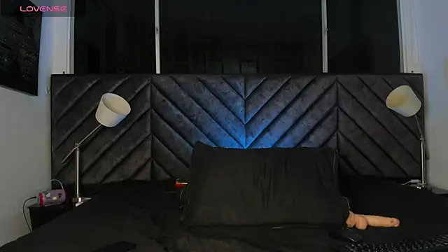 Snapshot of DemonFoxx chatting on August 6, 2026, 3:12 am DemonFoxx online show from August 6, 2026, 3:12 am