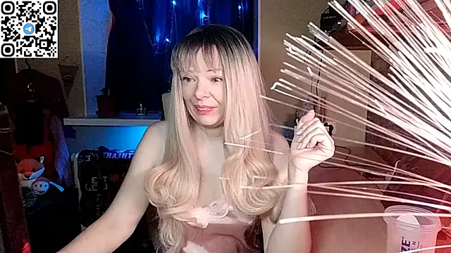 Fluffy Duffy962 online show from June 4, 2026, 8:13 pm