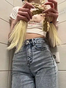 PlayMeDirtyy online show from April 27, 2026, 7:34 pm