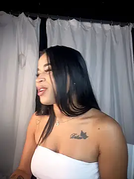 Snapshot of EmmaExoticaXXX chatting on June 10, 2026, 9:16 pm EmmaExoticaXXX online show from June 10, 2026, 9:16 pm