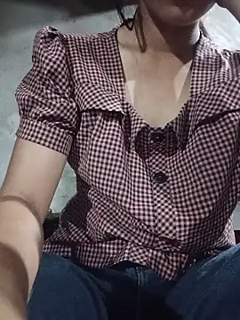 Snapshot of Rosie_LoveUU chatting on May 21, 2026, 11:13 pm Rosie LoveUU online show from May 21, 2026, 11:13 pm