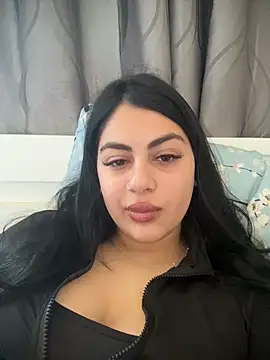 Snapshot of LilyLovell chatting on April 26, 2026, 11:40 am LilyLovell online show from April 26, 2026, 11:40 am