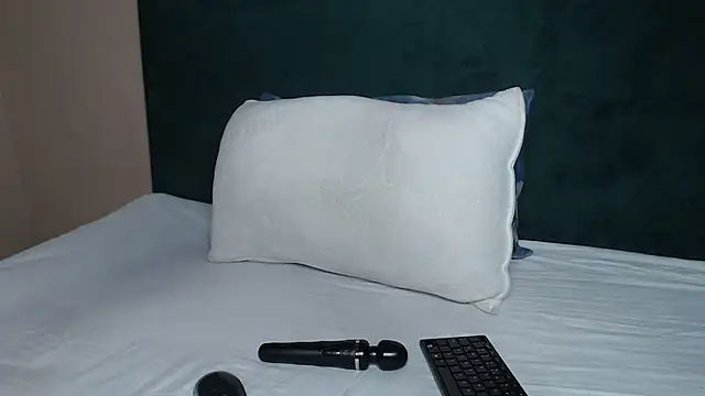 ShortyVibe27 online show from July 23, 2026, 4:54 am