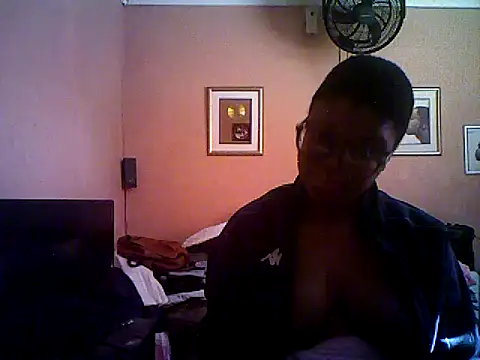 Snapshot of Hotboobs27 chatting on June 14, 2026, 7:53 am Hotboobs27 online show from June 14, 2026, 7:53 am