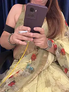 Naughty-Shreenn online show from April 26, 2026, 5:43 pm