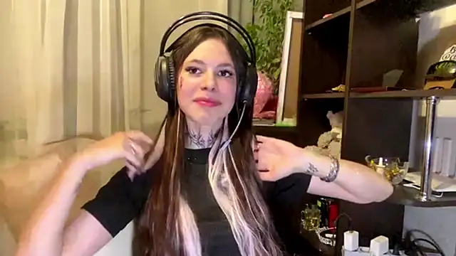 Snapshot of TuZezima chatting on May 7, 2026, 7:17 pm TuZezima online show from May 7, 2026, 7:17 pm