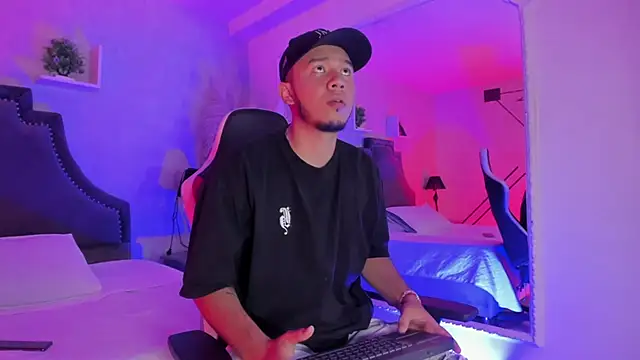 lyonGold  online show from April 26, 2026, 1:30 pm