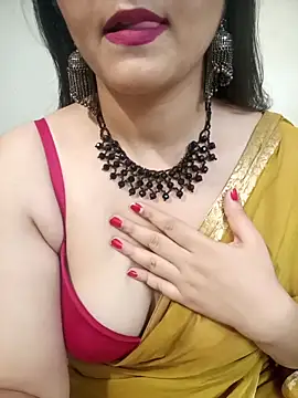 Snapshot of Aayaat__ chatting on May 21, 2026, 5:43 pm Aayaat online show from May 21, 2026, 5:43 pm