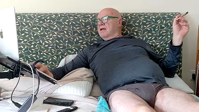 Snapshot of KinkCentral chatting on June 19, 2026, 9:26 am KinkCentral online show from June 19, 2026, 9:26 am