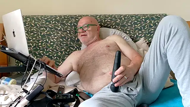 Snapshot of KinkCentral chatting on June 16, 2026, 8:58 am KinkCentral online show from June 16, 2026, 8:58 am