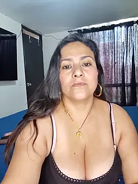 roxana sexy 2026 online show from May 13, 2026, 5:20 pm