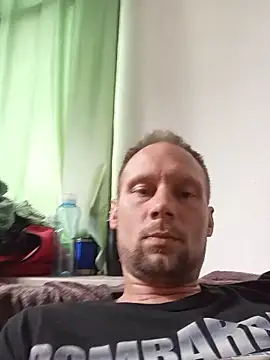 FlirtFehler404 online show from May 19, 2026, 3:08 pm