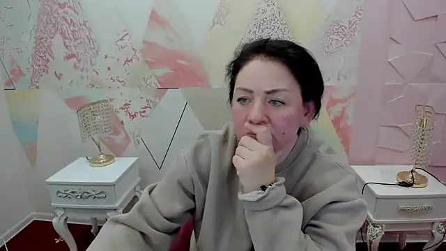 Juliafly3 online show from April 28, 2026, 9:46 am