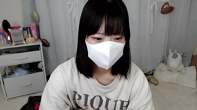 mii  tan online show from May 9, 2026, 1:20 am