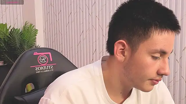 Andres Tay online show from May 28, 2026, 9:06 am