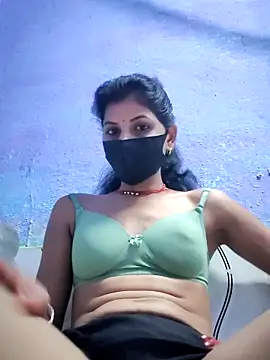 Snapshot of RUHI_1143 chatting on June 4, 2026, 7:51 pm RUHI 1143 online show from June 4, 2026, 7:51 pm