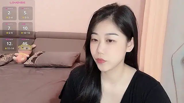 Snapshot of F-Yuwei chatting on June 8, 2026, 7:53 am F-Yuwei online show from June 8, 2026, 7:53 am