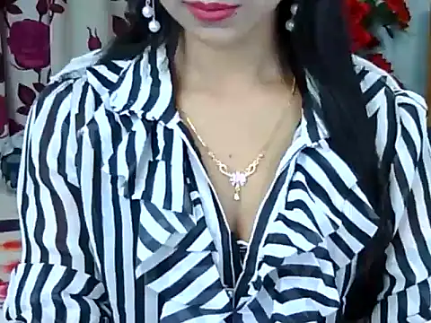 Alina Nur online show from May 15, 2026, 4:27 pm
