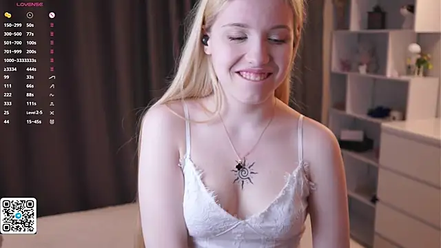 Snapshot of Sweet_Love_Lily chatting on May 17, 2026, 8:20 pm Sweet Love Lily online show from May 17, 2026, 8:20 pm