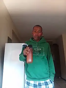 Snapshot of Mphoza0211 chatting on June 10, 2026, 9:54 am Mphoza0211 online show from June 10, 2026, 9:54 am