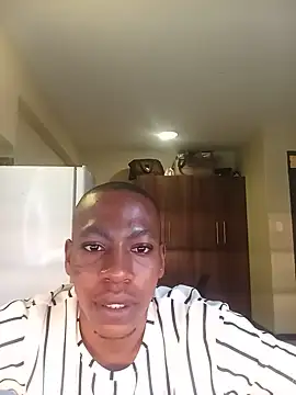 Snapshot of Mphoza0211 chatting on May 20, 2026, 2:03 pm Mphoza0211 online show from May 20, 2026, 2:03 pm