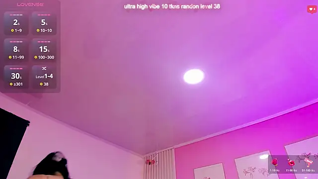 Snapshot of Ariana_west_ chatting on May 2, 2026, 12:43 pm Ariana west online show from May 2, 2026, 12:43 pm