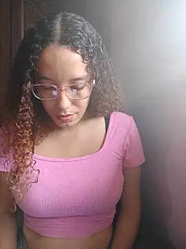 sofia0303 online show from June 13, 2026, 12:36 pm